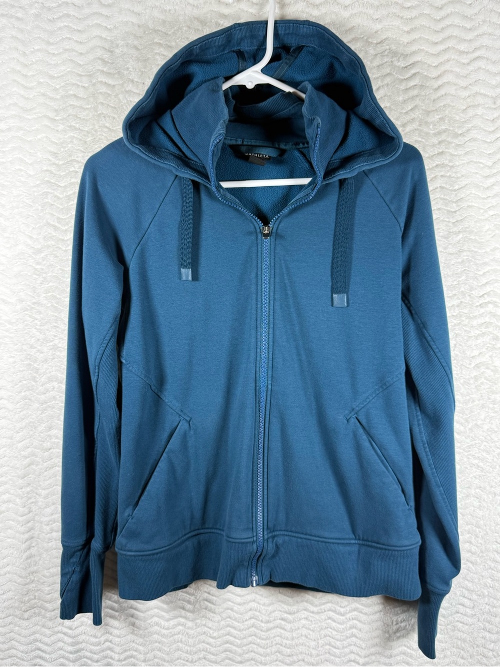 Athleta Triumph Teal Full-Zip Hooded Sweatshirt. Warm and beautiful color 🔥🤩